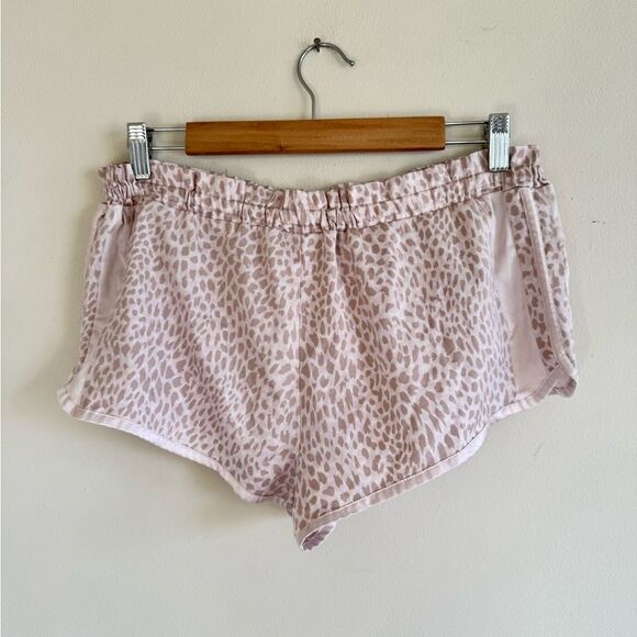Victoria’s Secret Cheetah print satin sleep shorts M - Picture 2 of 3